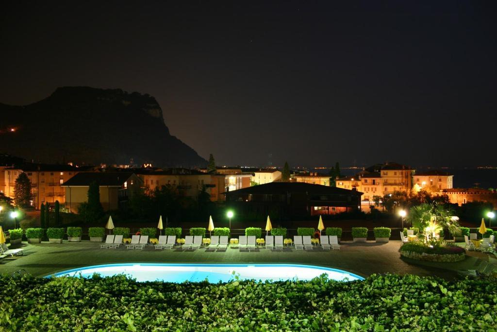 Hotel Garden Екстер'єр фото